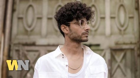 Kahani Suno Hitmaker Kaifi Khalil Makes Huge Comeback With New