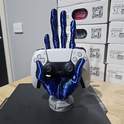 3d Printable 6 Finger Alien Hand Controller Holder • Made With X1