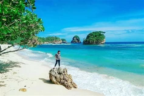 Ternyata Begini Keadaan Wisata Pantai Watu Leter Di Malang Memiliki