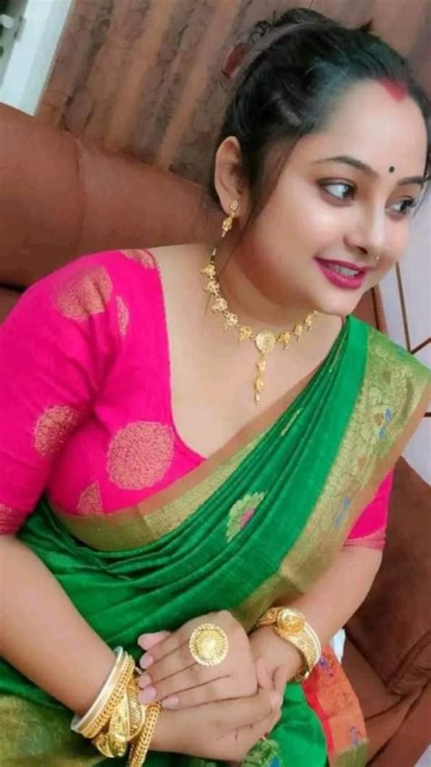 Cute Bhabhi Beautiful Women Photography Beautiful Women Blonde Beautiful Smile Women