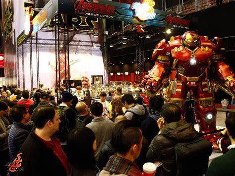 Hot Toys Touts Hulkbuster Figure With Life Size Statue