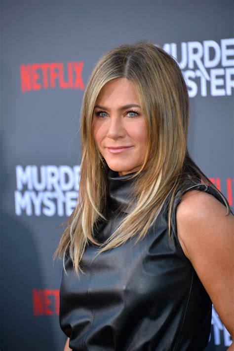 jennifer aniston opens    plastic surgery  shell