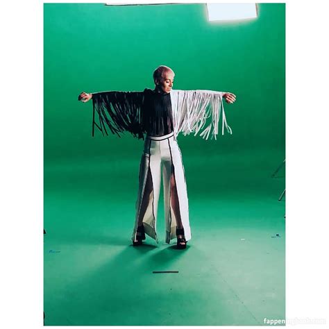 Susanna Marie Cork Nude OnlyFans Leaks Fappening FappeningBook