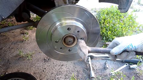замена переднего тормозного диска и колодок ВАЗ 2110 - YouTube