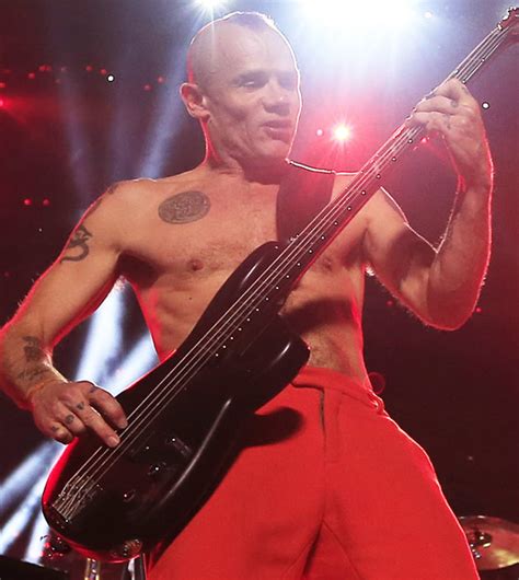 Flea Responde Ante Las Cr Ticas Generadas Por La Presentaci N De Red Hot Chili Peppers En El
