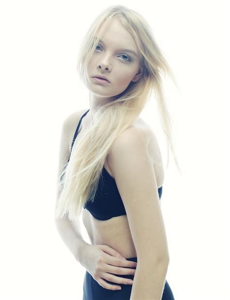 27 000 Blonde Lingerie Models Pictures