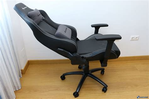 REVIEW: SHARKOON ELBRUS 2 GAMING CHAIR