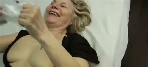 Une Mamie Qui Veut Encore Baiser Free Porn Xhamster