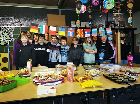 Europa Frühstück der Klasse 6cG Mittelschule Bad Neustadt a d Saale