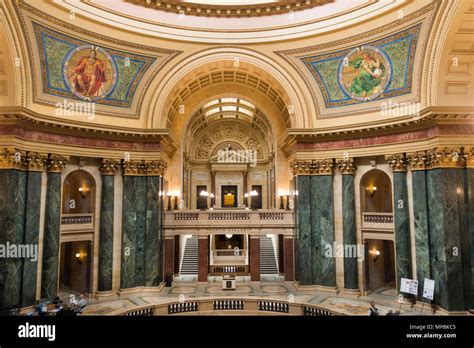 Madison Wisconsin state capitol building Stock Photo - Alamy 