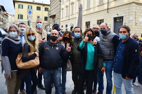 Fratelli Ditalia Macrì Grande Successo Di Ghinelli E Di Tutto Il