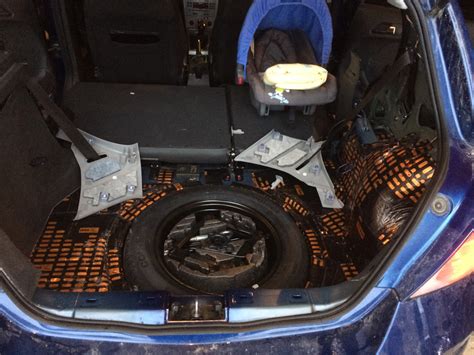 Пол и багажник — Opel Astra H, 1,6 л, 2010 года | автозвук | DRIVE2