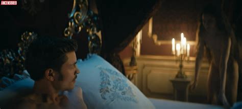 Naked Dominique Devenport In Sisi Ii