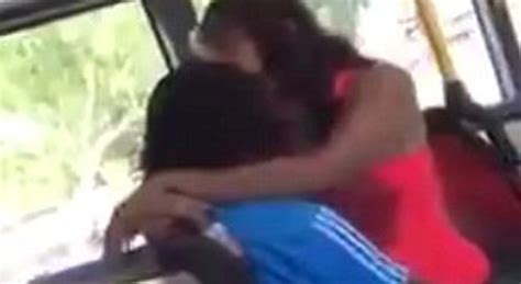 Coppia Fa Sesso Sul Bus Di Linea Davanti Ai Passeggeri Il Video Hot In Rete