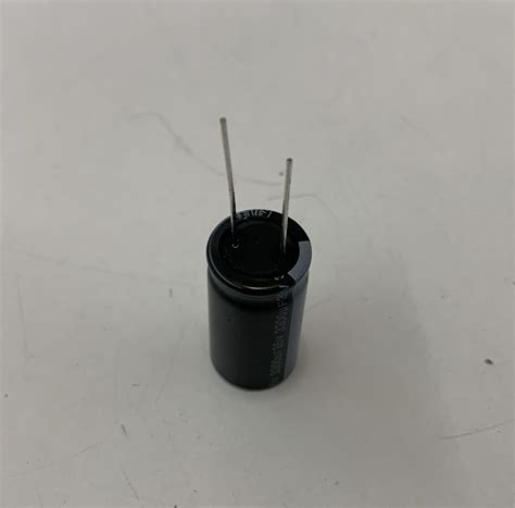 3300MF 35V 105 – C.B.Electronics