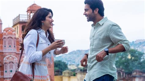 Rajkummar Rao And Janhvi Kapoor Romance In Agar Ho Tum Song Second