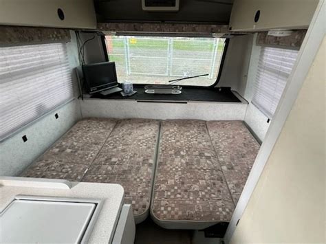 2002 Winnebago Rialta 22qd National Vehicle
