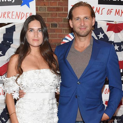 Josh Lucas Ex-Wife Accuses Him of Cheating, Says I Deserve Better