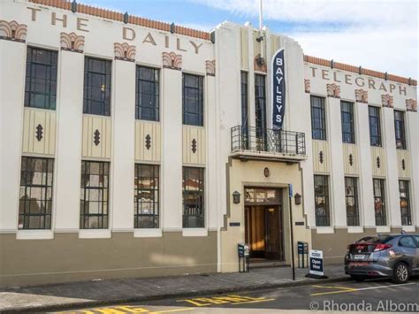 Enjoy Napier Art Deco Buildings with a Walking Tour