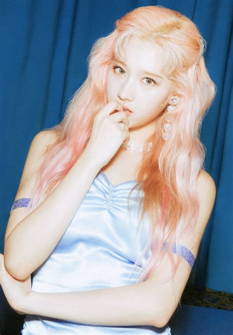 N Idol Kpop Hot Nh T Trong M T Qu N Nh N Twice Qu B O B T Ng Th H Ng C A Blackpink