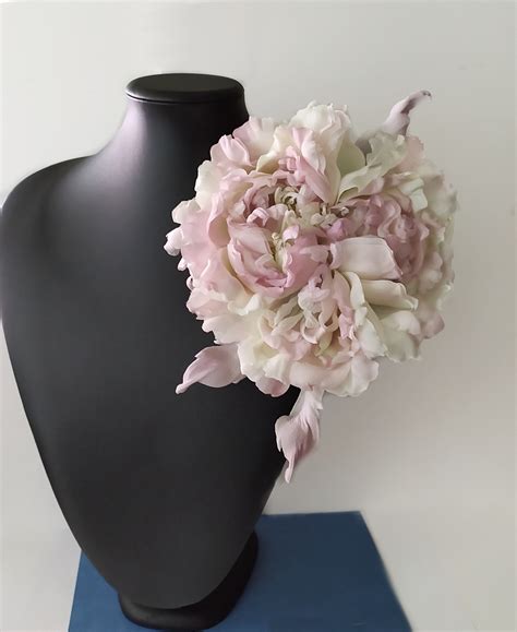 Брошь цветок из ткани • купить в Санкт-Петербурге