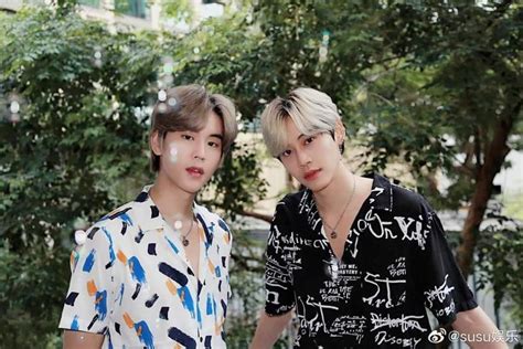 Pin by 21 on ᴗ Cute gay couples Cute gay Asian actors