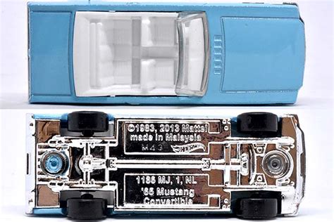 FORD MUSTANG CONVERTIBLEのレビュー Thunderballと 年モノを新旧比較 Hot Wheels 情報まとめ ホットウィール にわかマニア