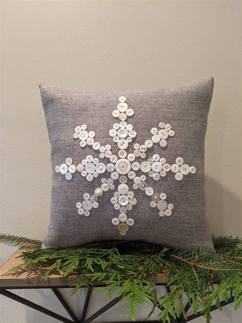 50 Diy Christmas Pillow Tutorials Artofit