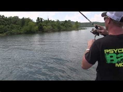 How To Swim A Grub To Catch Suspended Fish Crappie Fishing Bass