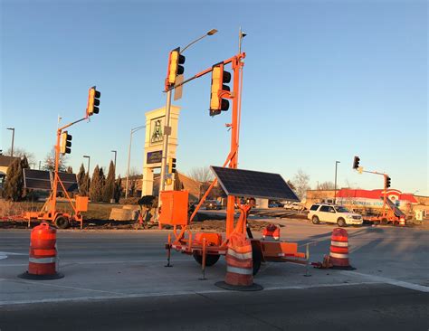 Nationwide Portable Traffic Signal Sales Omjc Signal