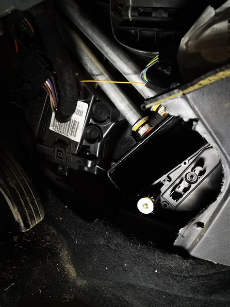 Замена радиатора печки — Renault Megane II, 1,6 л, 2008 года | своими ...