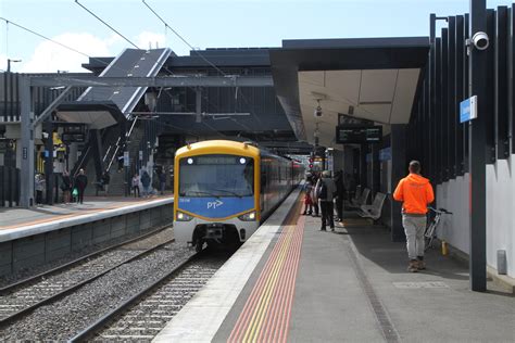Siemens 781M arrives into Sunshine on the up - Wongm's Rail Gallery