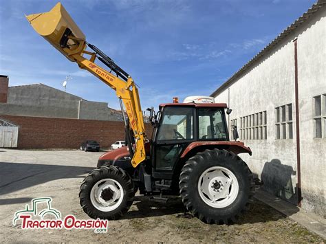 En Detalle New Holland L75 De Talleres Cruz Muñico Tractorocasión