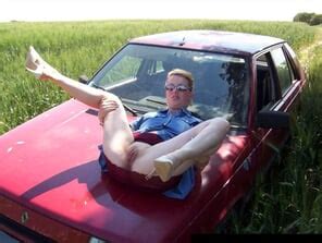 Hot Milf Blonde Similar B Spears Exhib Voiture 2004 Mai 015 1600x1200 Porn Pic