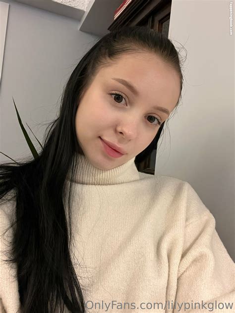 Lilypinkglow Lilpink Y Nude OnlyFans Leaks Fappening FappeningBook
