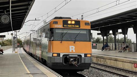 Unos 200 Pasajeros De La R3 De Rodalies Se Quedan Atrapados En Un Tren