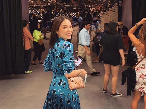 Khi độc thân thì không ngại bikini sexy từ ngày yêu thiếu gia nhà hào môn đến đồ bơi Linh Rin