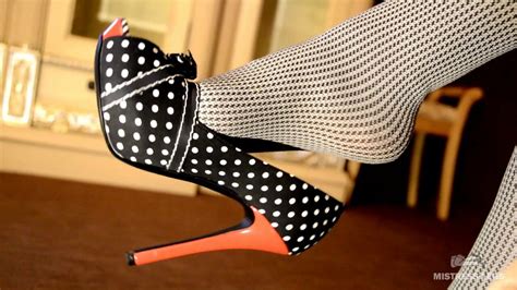 Dominant Chinese Mistress Footjob Pantyhose Porn XHamster