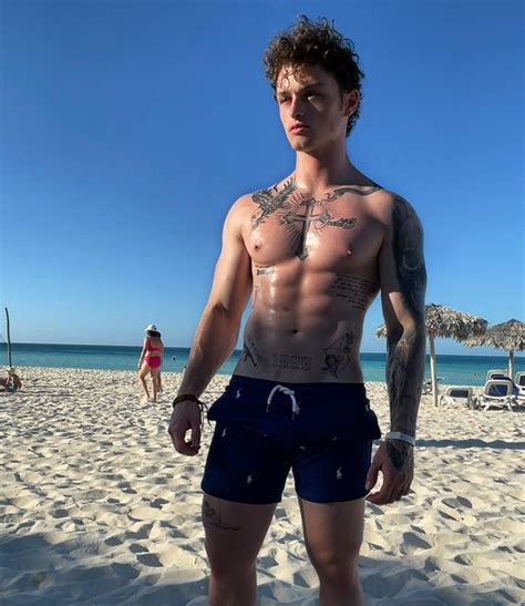 Christian Renaud | Y empezar el 2022 bien cabrón Contigo y un blunt