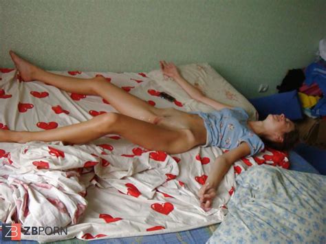 Steamy Inexperienced Honey Poses ZB Porn