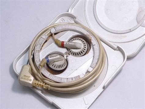 SONY ソニー NUDE ヌード MDR E W ホワイト イヤホンイヤフォン ソニー 売買されたオークション情報yahooの商品情報をアーカイブ公開