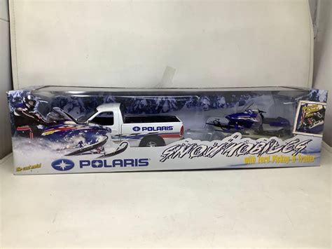 New Collector Die Cast Polaris Snowmobile With Ford Pickup And Trailer 132