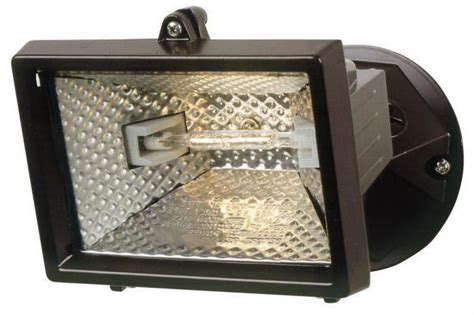 Как выбрать прожектор галогеновый для уличного освещения?