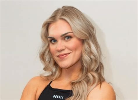 Katrin Davidsdottir In Two Piece Workout Gear Is Jogging Again