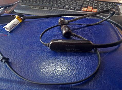 Ремонт беспроводных Bluetooth наушников JBL Tune 110BT в Гродно
