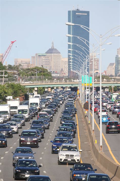 Off-peak toll pricing measure seen as punishing commuters – Boston Herald