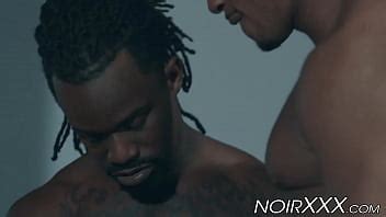 El trato comercial termina con un trío anal XVIDEOS