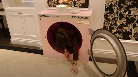 Cara Delevingne Shows Off Vagina Tunnel In Her LA House Tour News Au Australias