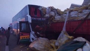 Palazo fatal chocaron seis vehículos en el puente Zárate Brazo Largo y