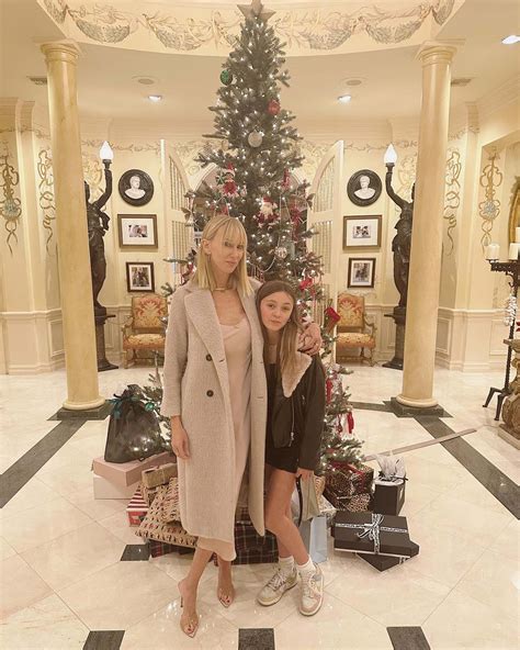 Kimberly Stewart, Benicio Del Toro’s Rare Photos With Daughter